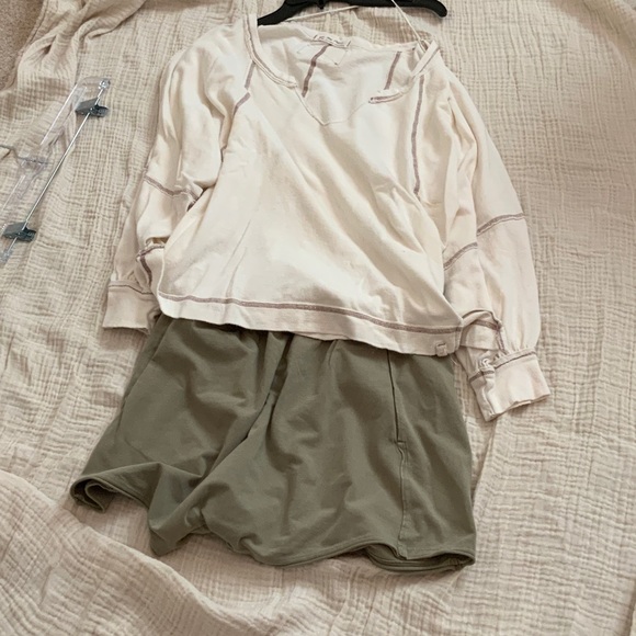 We The Free I wish I knew T 5 available like new cotton and cozy - Picture 13 of 15